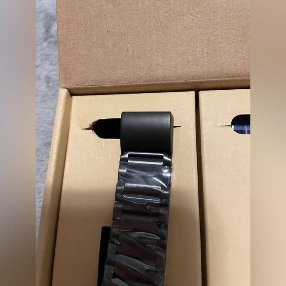 Never used smart watch metal band - Picture 3 of 6